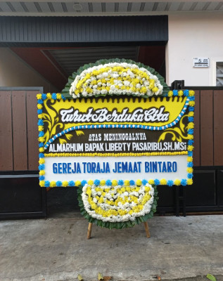 Papan Bunga Duka di Lungkang Kule